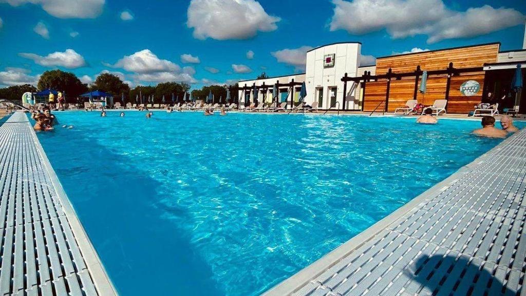 Luamar Holidays- Tattershall Lakes - Lancaster Crescent Hotel Luaran gambar